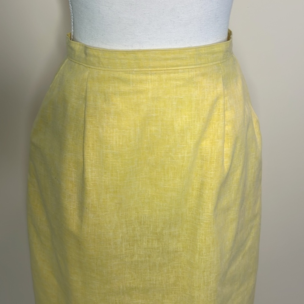 Vintage Yellow Linen Like Skirt. Size 6 - Picture 3 of 10